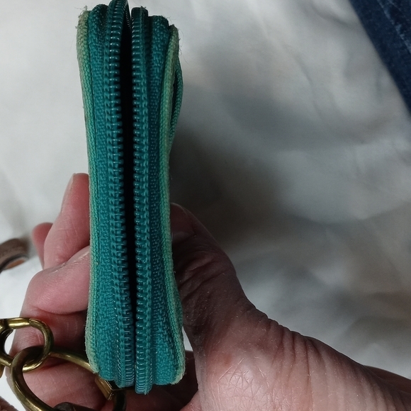 Fossil wristlet - Picture 4 of 9